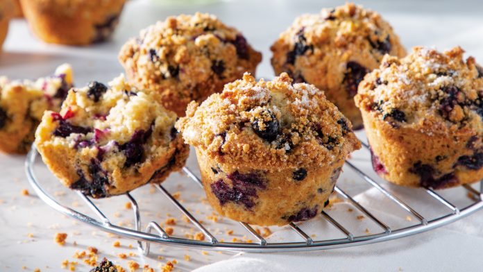 blueberry streusel muffin