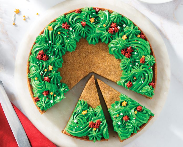 Spiced Cookie Wreath Cake